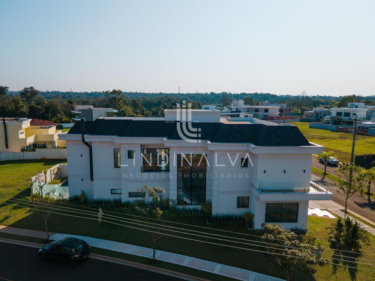 Sobrado à venda no Complexo Royal Fase 1 - com 4 suítes, pisci...