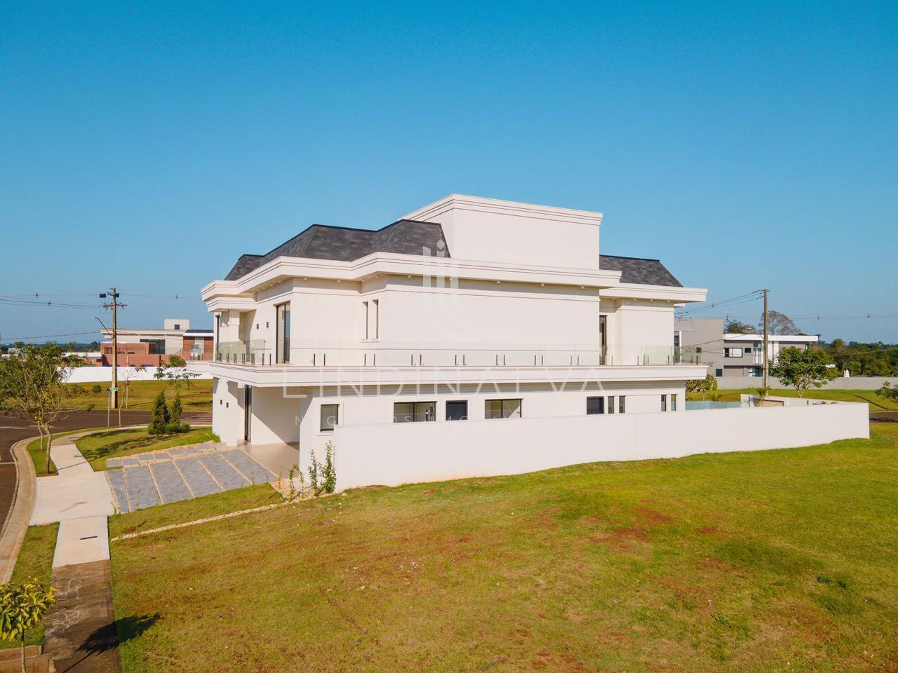 Sobrado à venda no Complexo Royal Fase 1 - com 4 suítes, pisci...