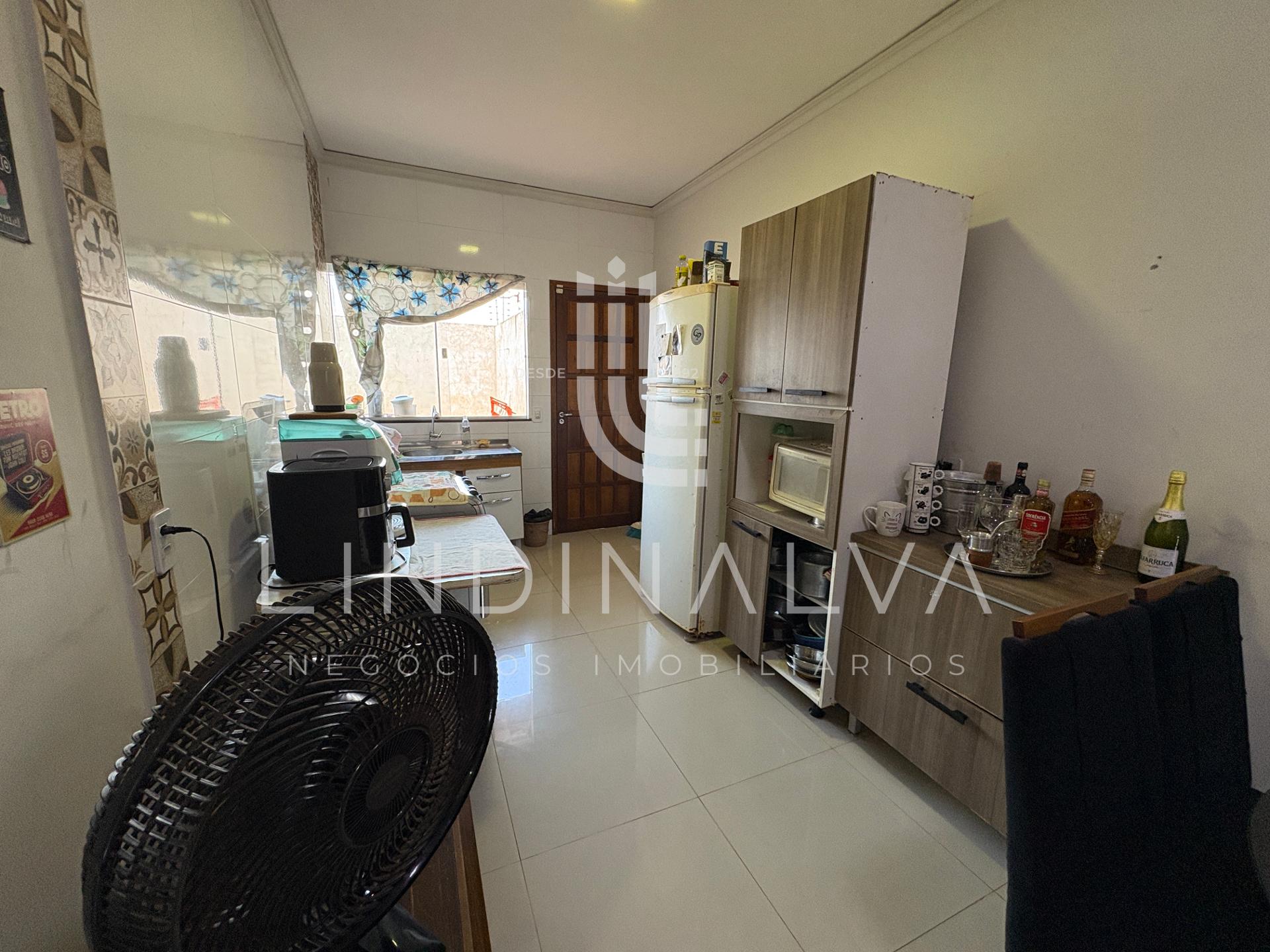 Casa com suíte e sobra de terreno à venda no Jardim Ipê 3