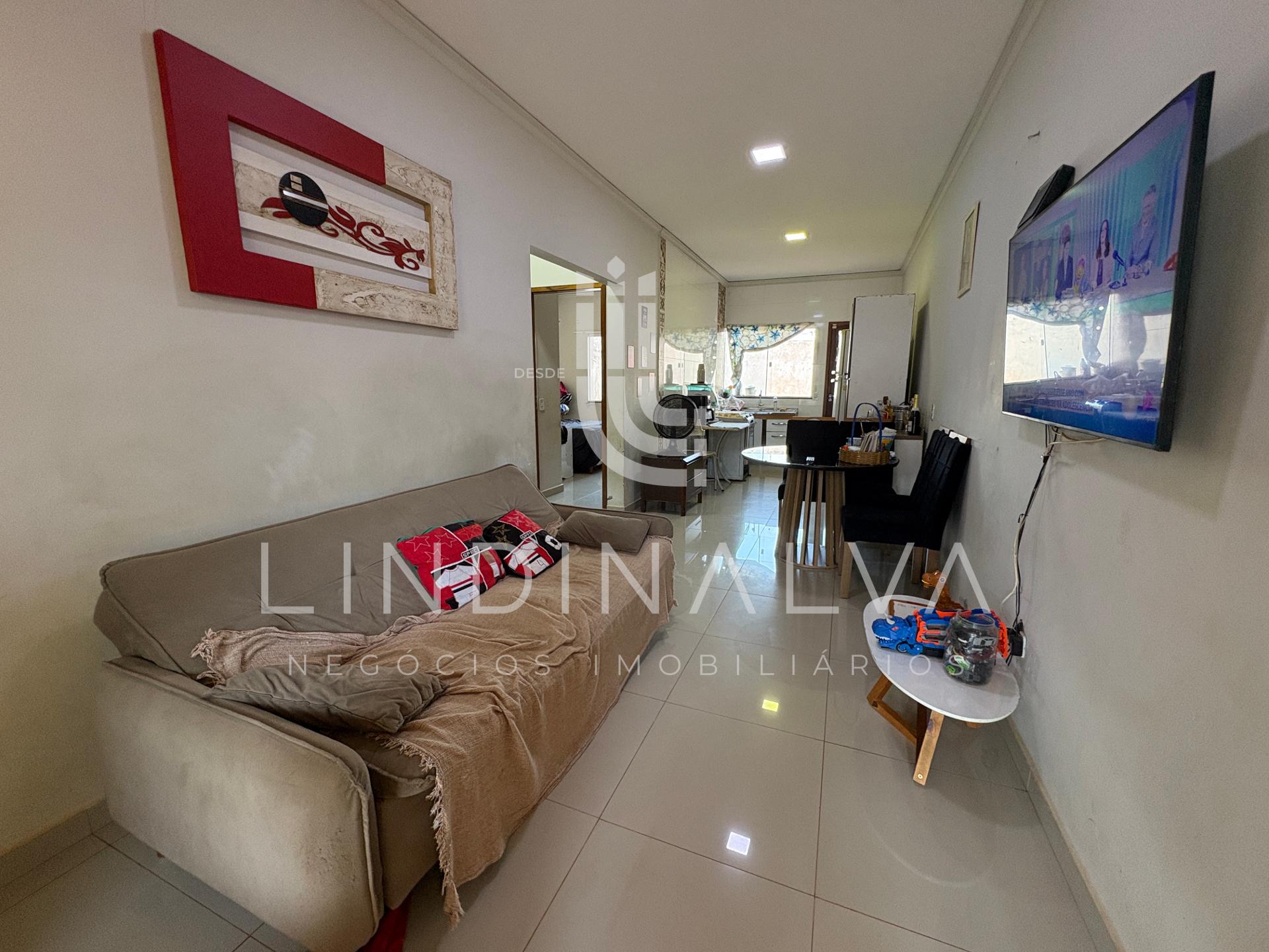 Casa com suíte e sobra de terreno à venda no Jardim Ipê 3