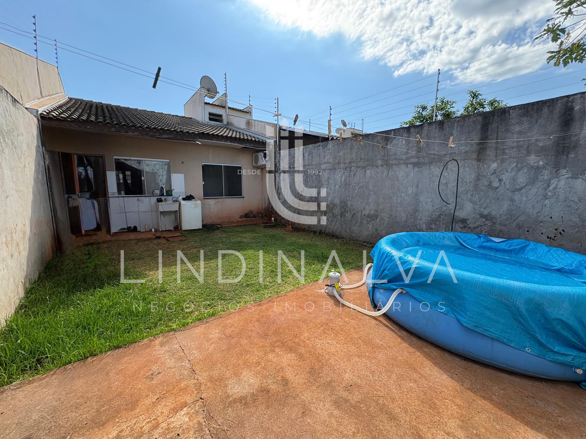 Casa com suíte e sobra de terreno à venda no Jardim Ipê 3
