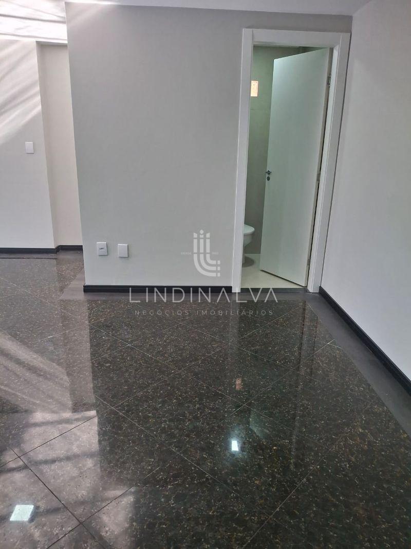 Sala comercial no Ed. Comercial Montreal no Centro de Foz - aceita parcelamento direto