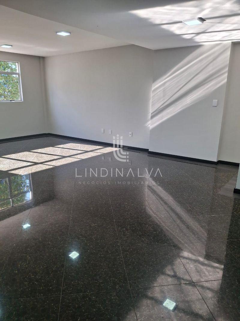 Sala comercial no Ed. Comercial Montreal no Centro de Foz - aceita parcelamento direto