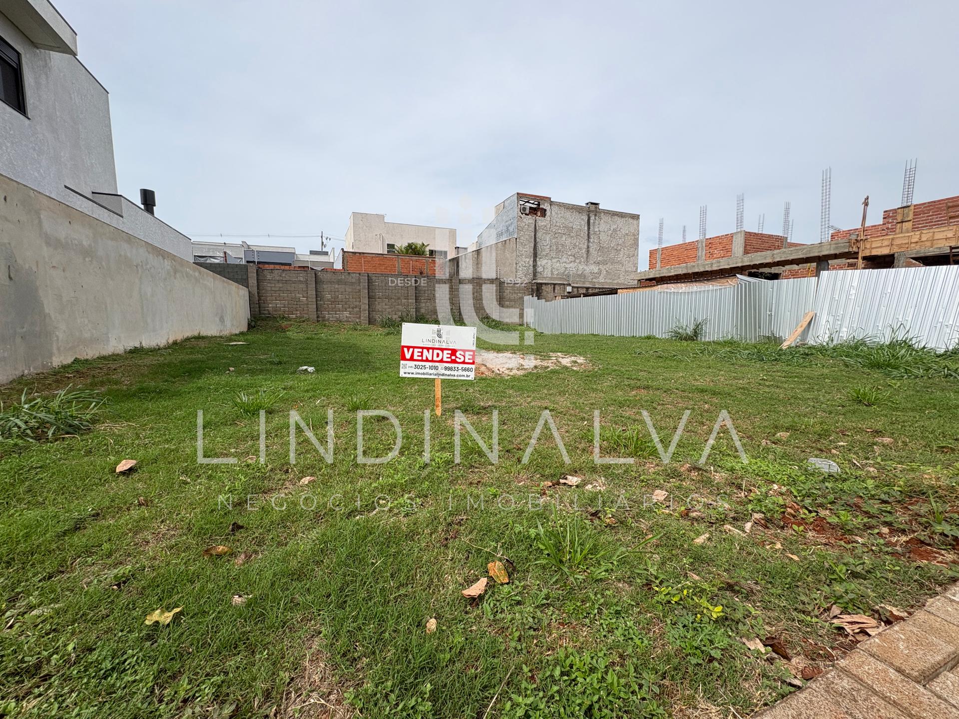 Terreno no Condomínio Fechado Iguaçu com 300 m2 em Foz do Iguaçu