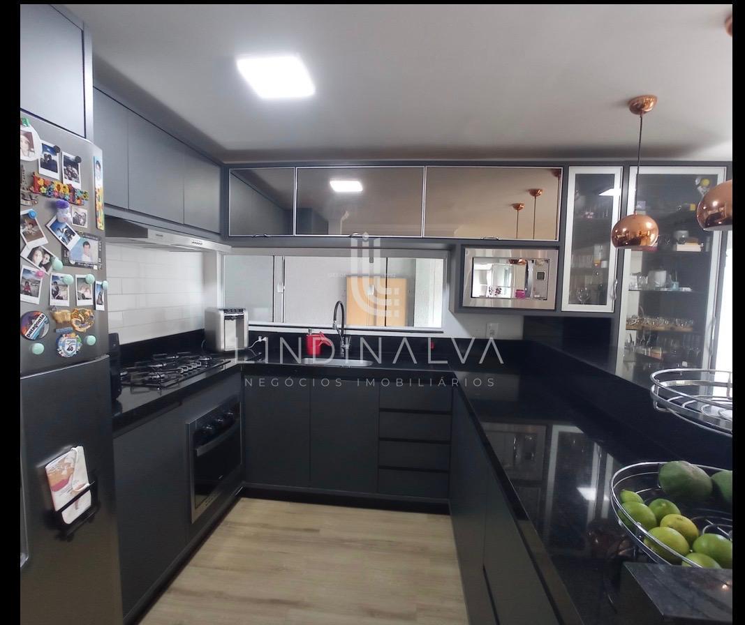 Casa mobiliada no Libra, com 4 dormitórios e área gourmet em Foz do Iguaçu