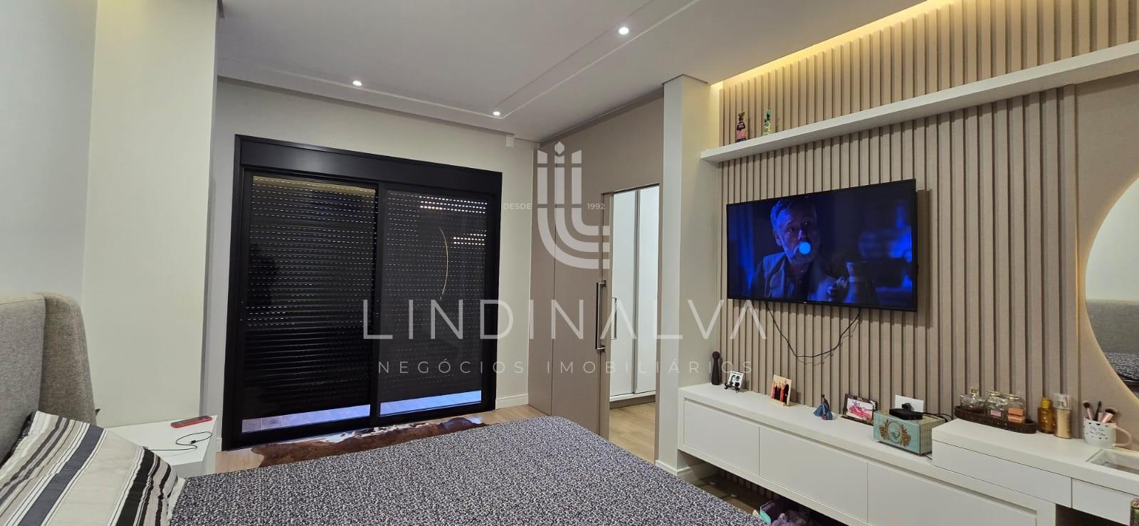 Sobrado novo mobiliado à venda no Condomínio Residencial Safira em Foz