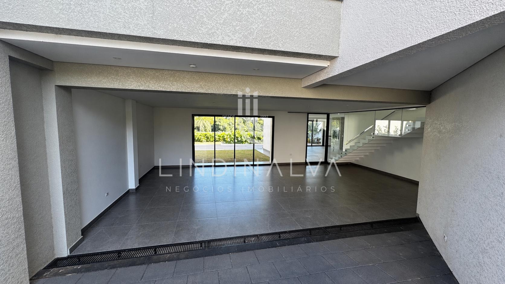 Casa alto padrão no Cond. Residencial Esmeralda - opção de parcelamento direto