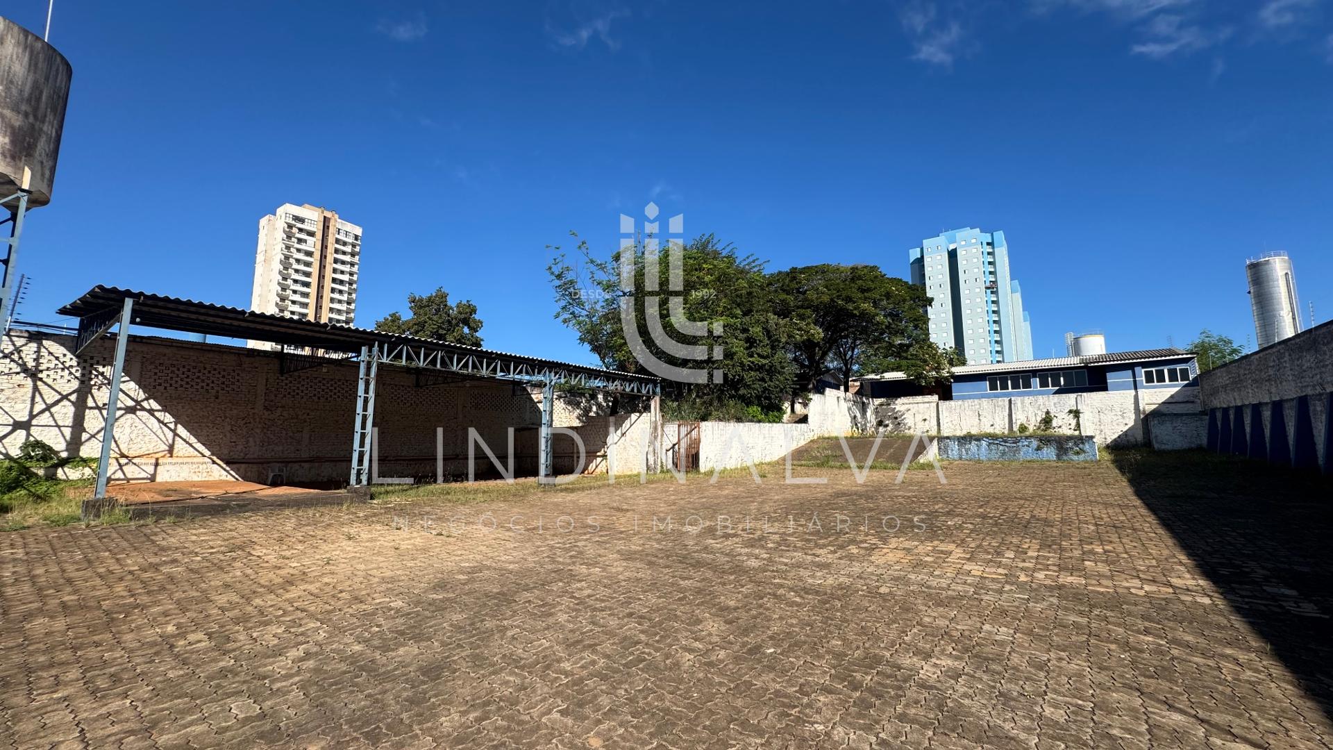 Barracão comercial com 1.800 m2 na Vila Pérola I Foz do Iguaçu PR