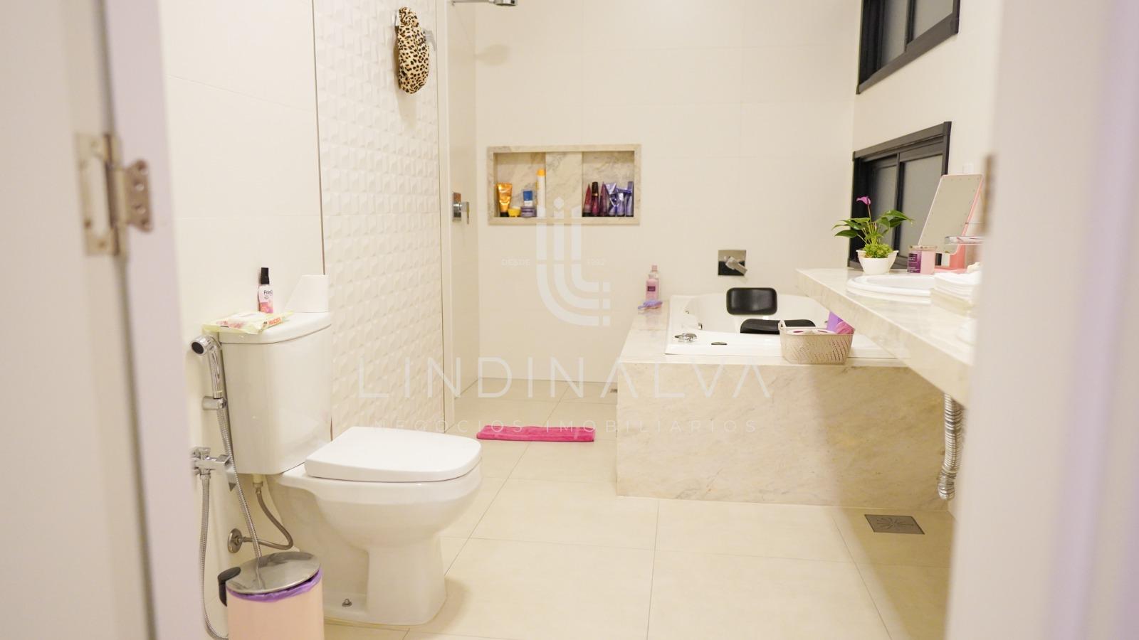 Casa de alto padrão com 4 suítes no Condomínio Porto Madero em Foz do Iguaçu/PR
