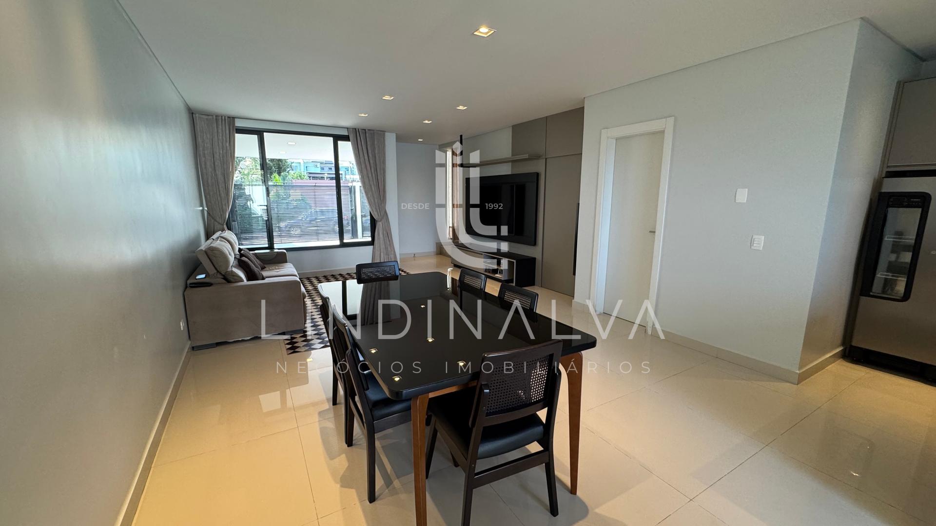Lindo sobrado à venda, semi-mobiliado e com piscina, na Vila A