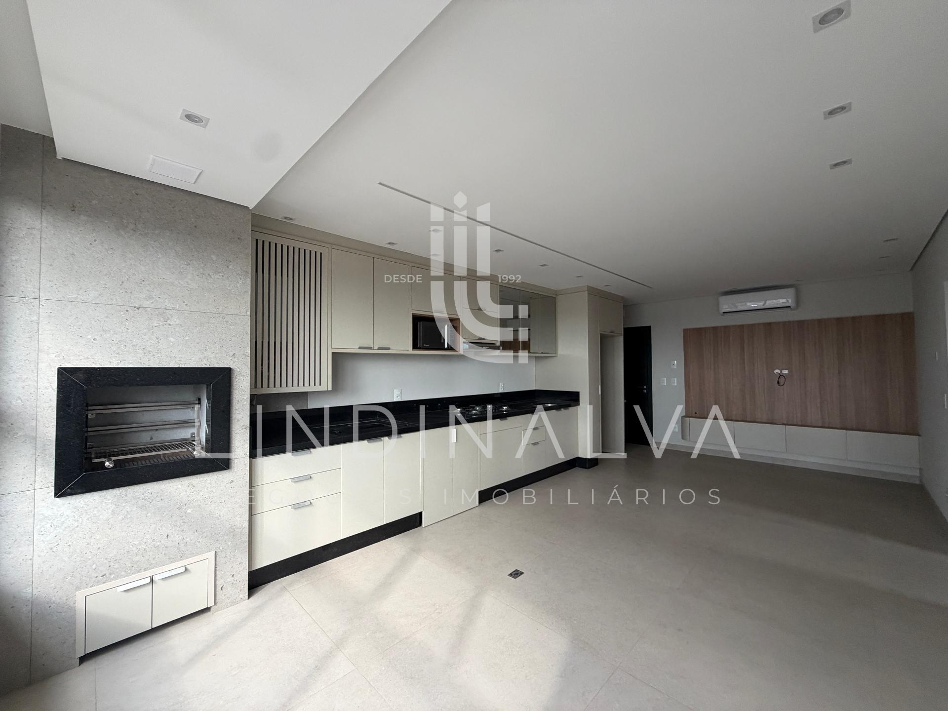 Apartamento semimobiliado com suíte, quarto, 2 vagas, no Ed. A...