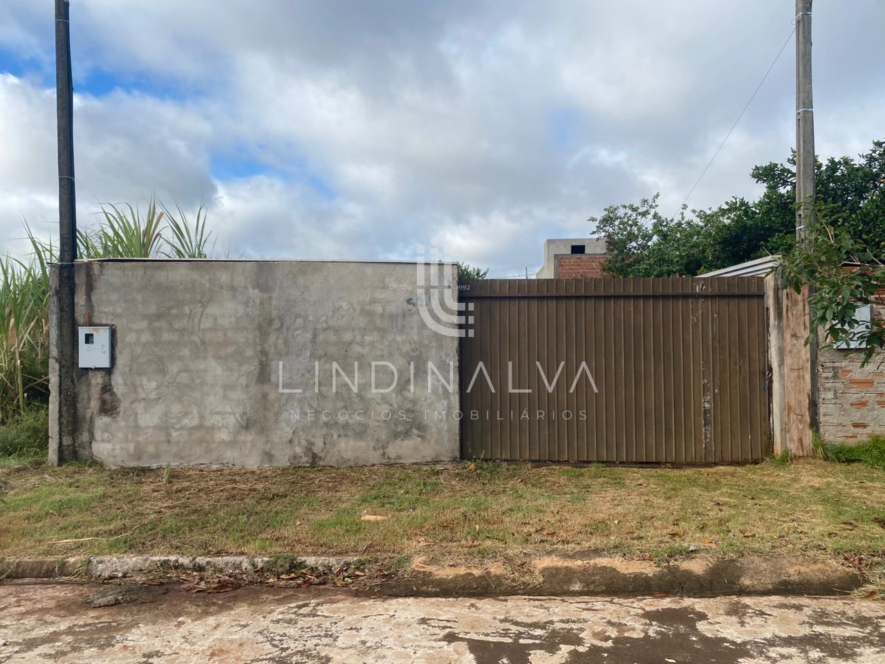 Terreno murado com 176,67m2 no Parque da Lagoa I em Foz do Igu...