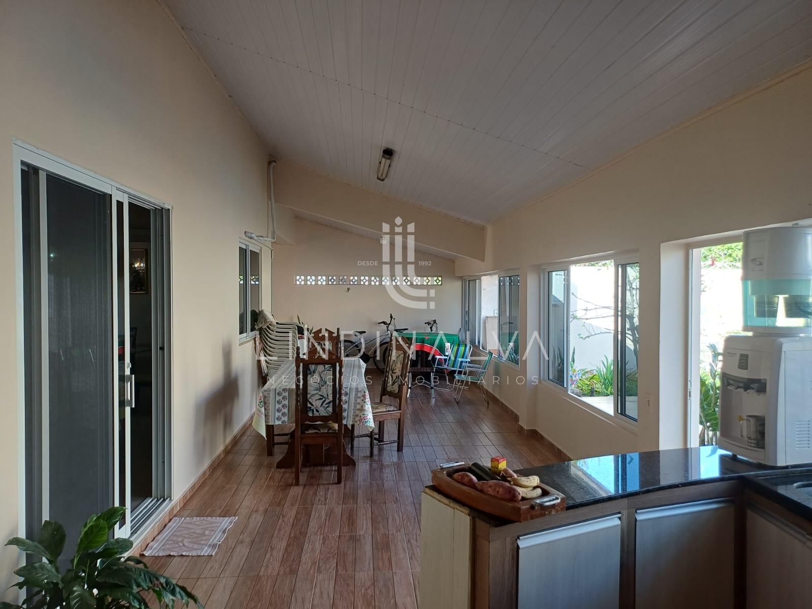 Casa à venda com 297,37m2, edícula completa na Vila A I Foz do Iguaçu/PR