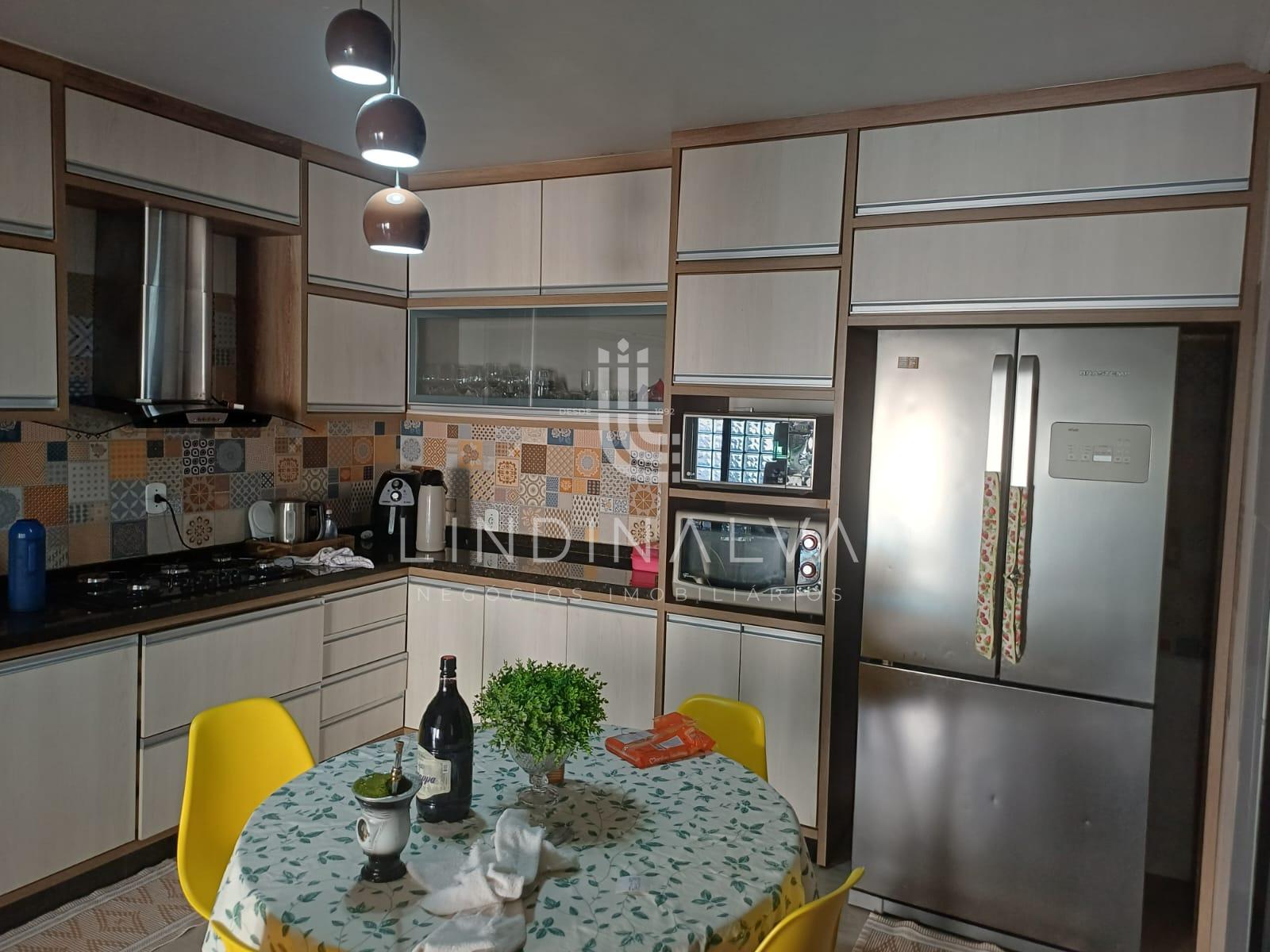 Casa à venda com 297,37m2, edícula completa na Vila A I Foz do Iguaçu/PR