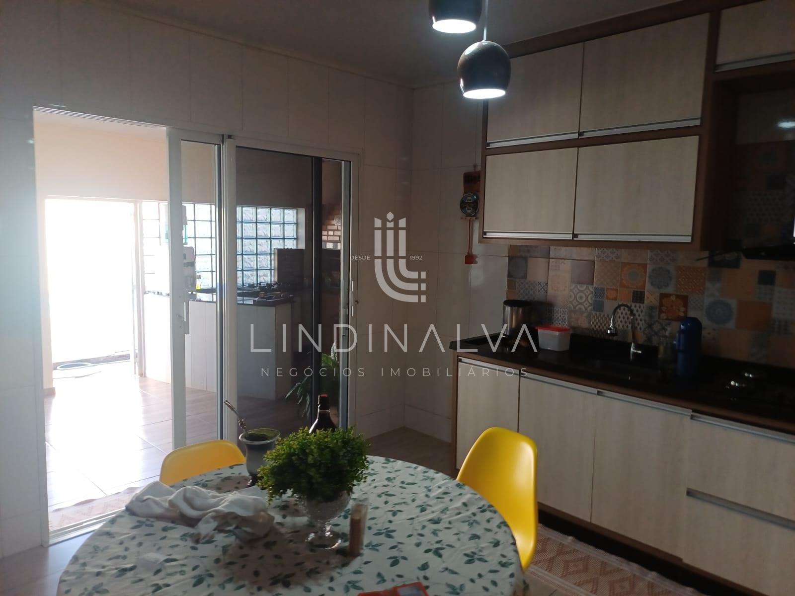 Casa à venda com 297,37m2, edícula completa na Vila A I Foz do Iguaçu/PR