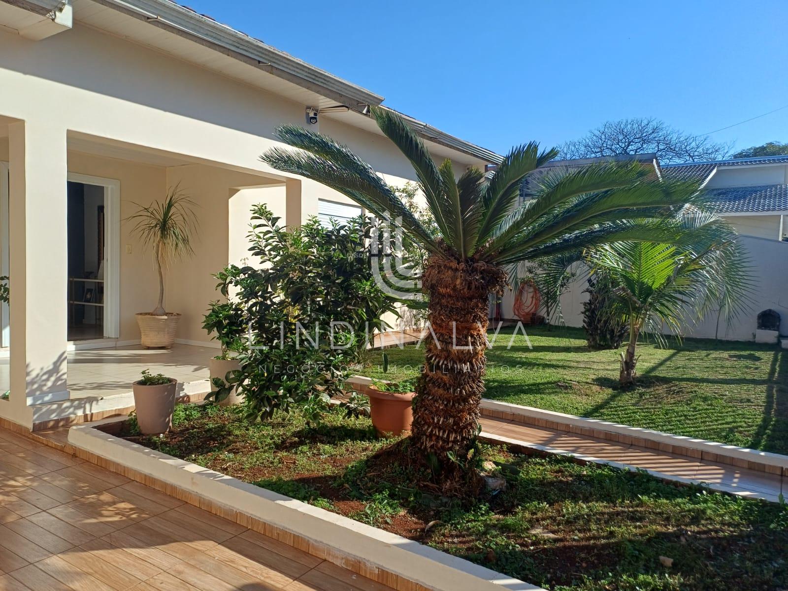 Casa à venda com 297,37m2, edícula completa na Vila A I Foz do Iguaçu/PR