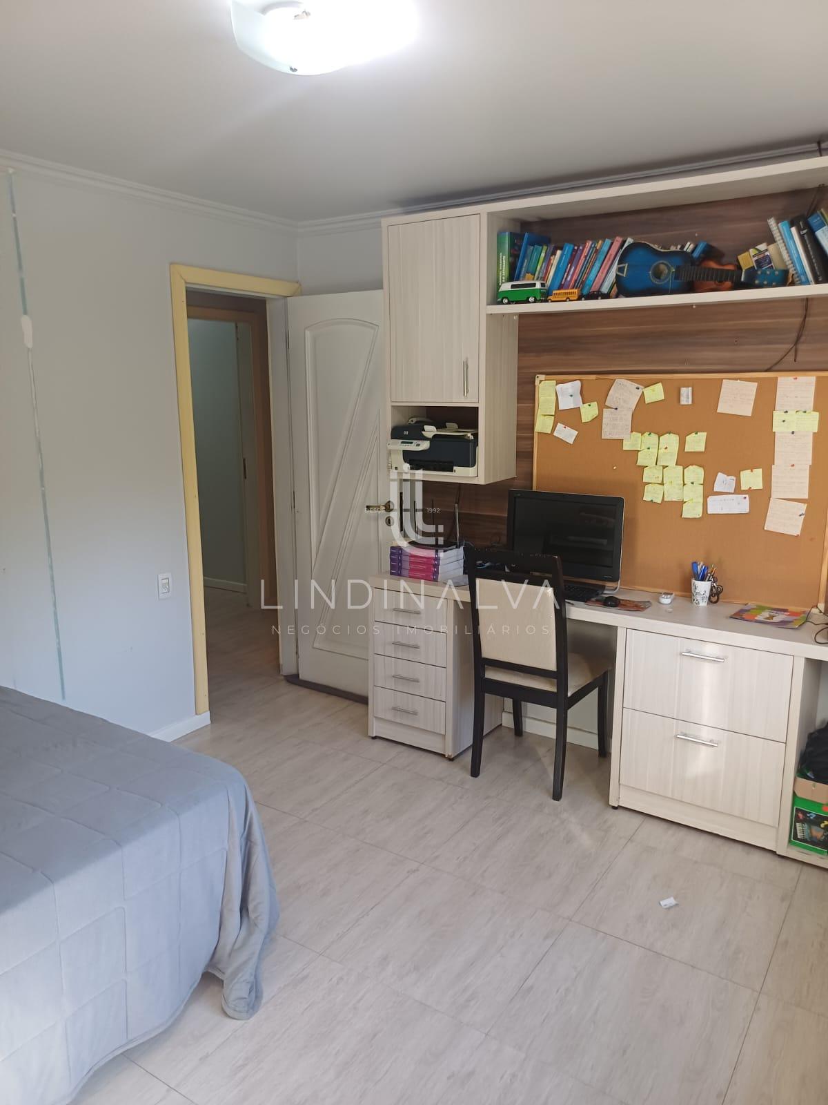 Casa à venda com 297,37m2, edícula completa na Vila A I Foz do Iguaçu/PR