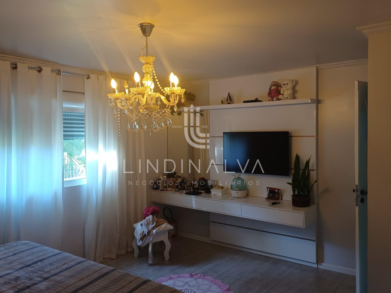 Casa à venda com 297,37m2, edícula completa na Vila A I Foz do Iguaçu/PR