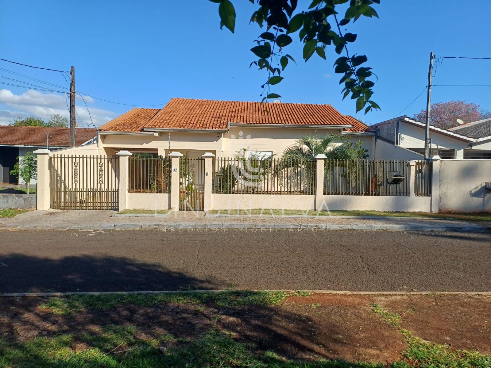 Casa à venda com 297,37m2, edícula completa na Vila A I Foz do Iguaçu/PR