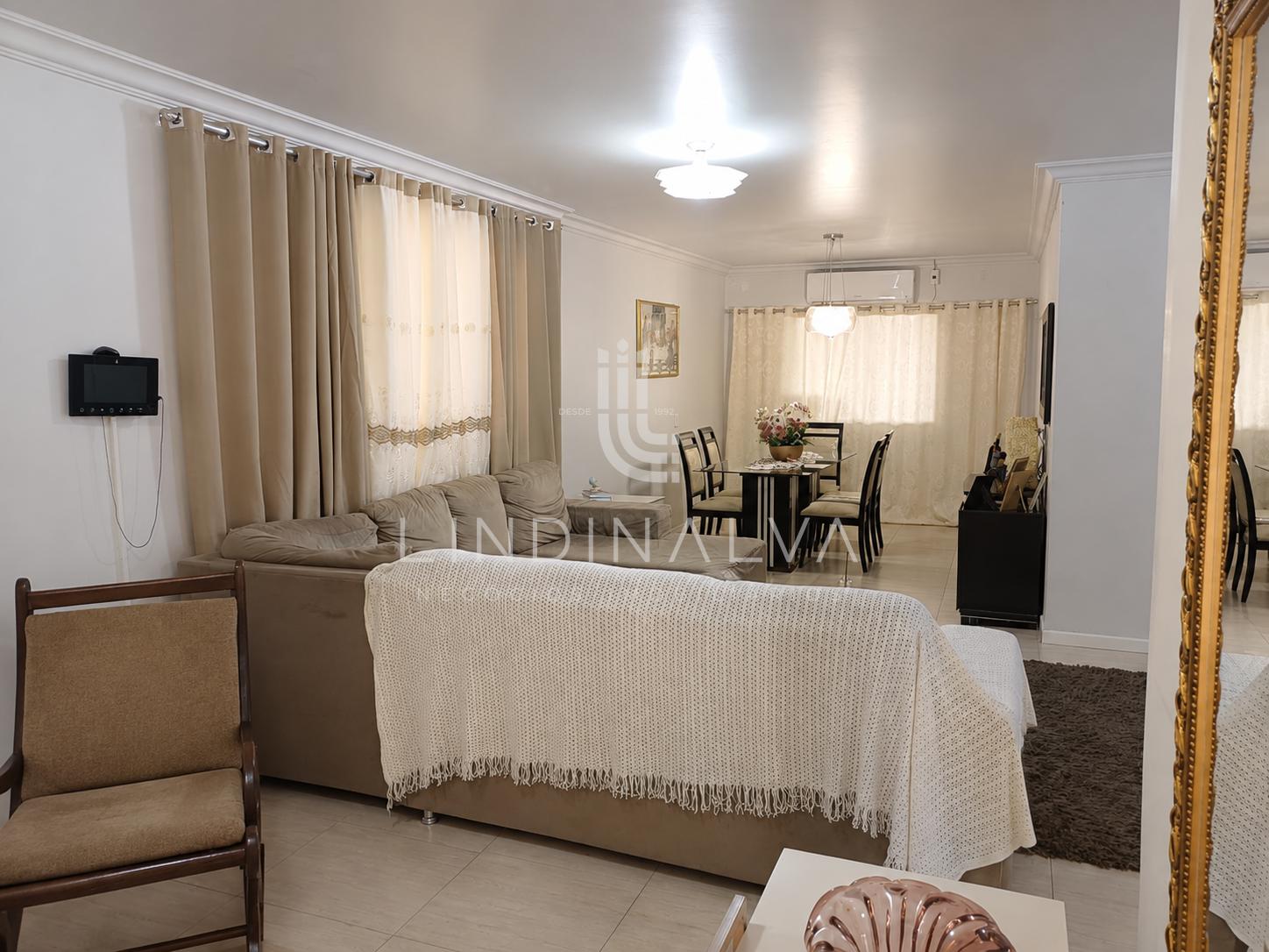Casa à venda com 297,37m2, edícula completa na Vila A I Foz do Iguaçu/PR