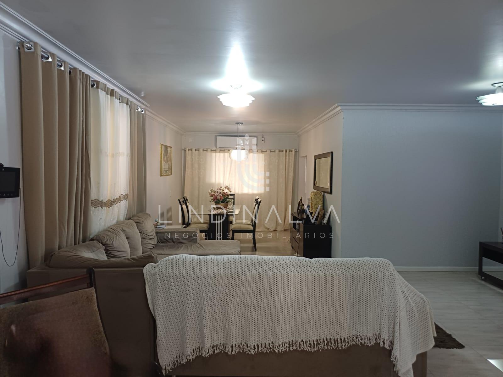 Casa à venda com 297,37m2, edícula completa na Vila A I Foz do Iguaçu/PR