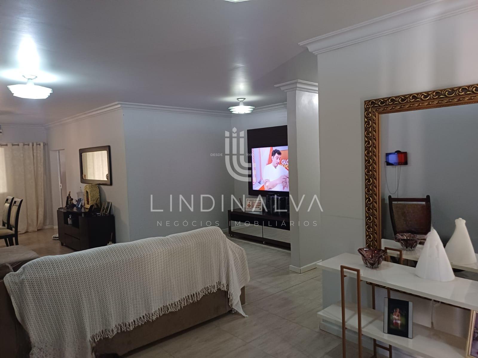 Casa à venda com 297,37m2, edícula completa na Vila A I Foz do Iguaçu/PR