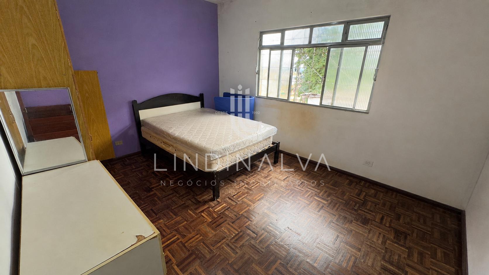 Casa de esquina com amplo terreno no Jd. Eliza, Foz do Iguaçu/PR