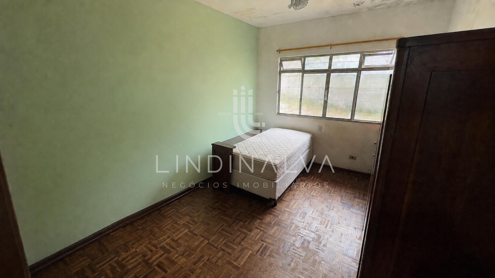 Casa de esquina com amplo terreno no Jd. Eliza, Foz do Iguaçu/PR