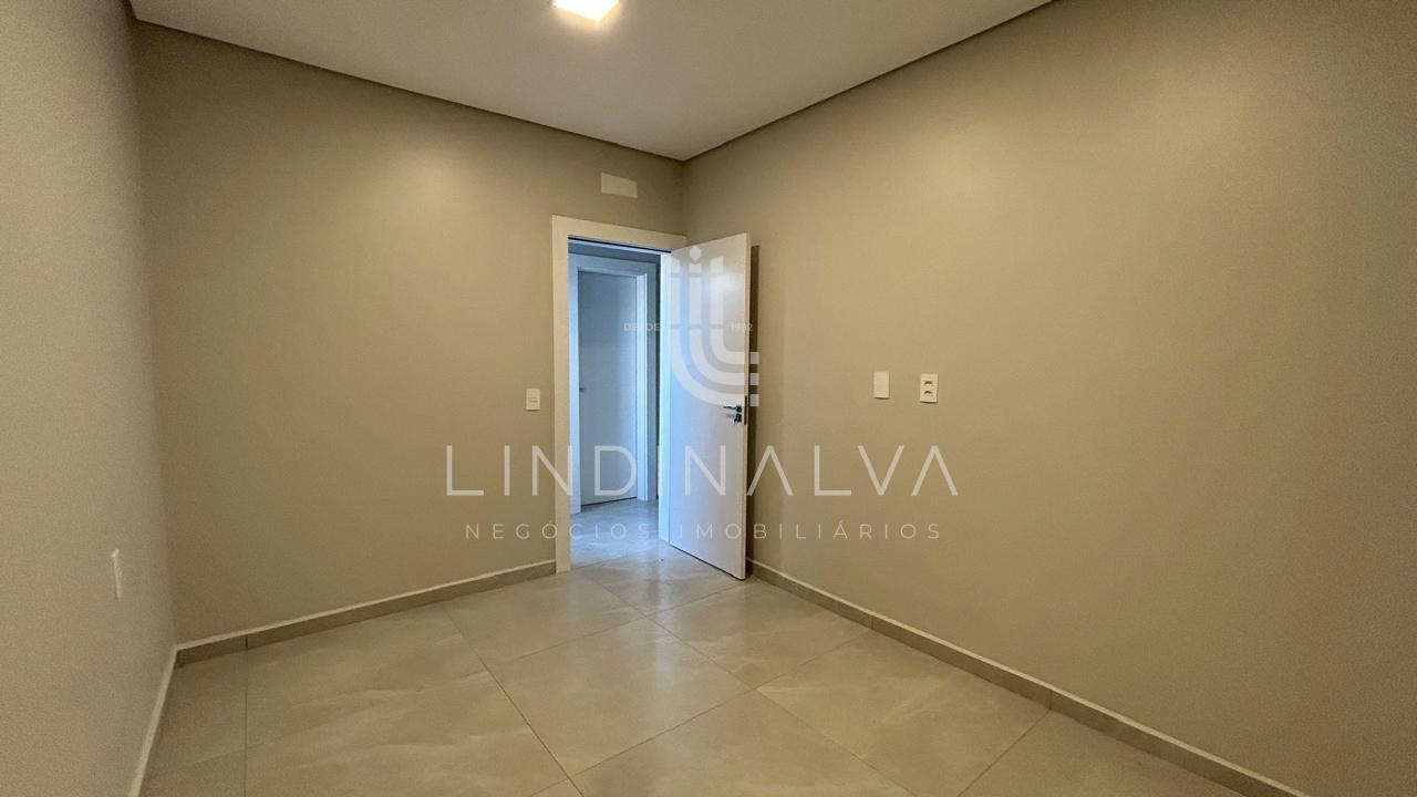 Sobrado à venda no Pioneiros, 1 suíte com closet e 2 quartos | Próx. ao Colégio COC Semeador