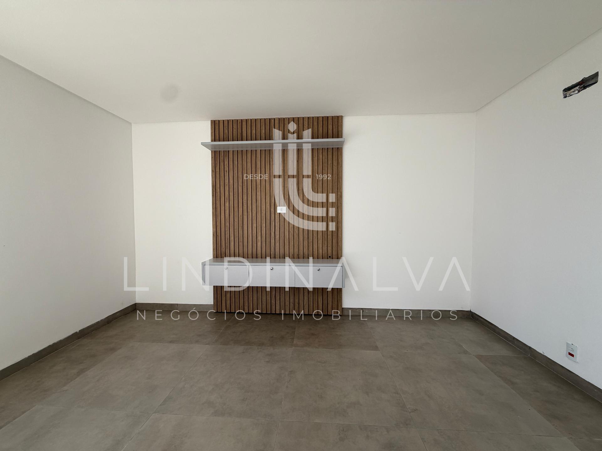 Casa no Maracanã, com suíte, quarto, cozinha planejada e quintal - recém construída