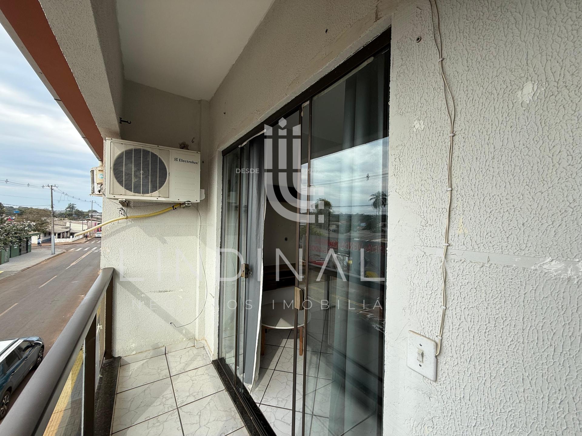 Apartamento com sala comercial e casa nos fundos à venda no Porto Meira/Foz