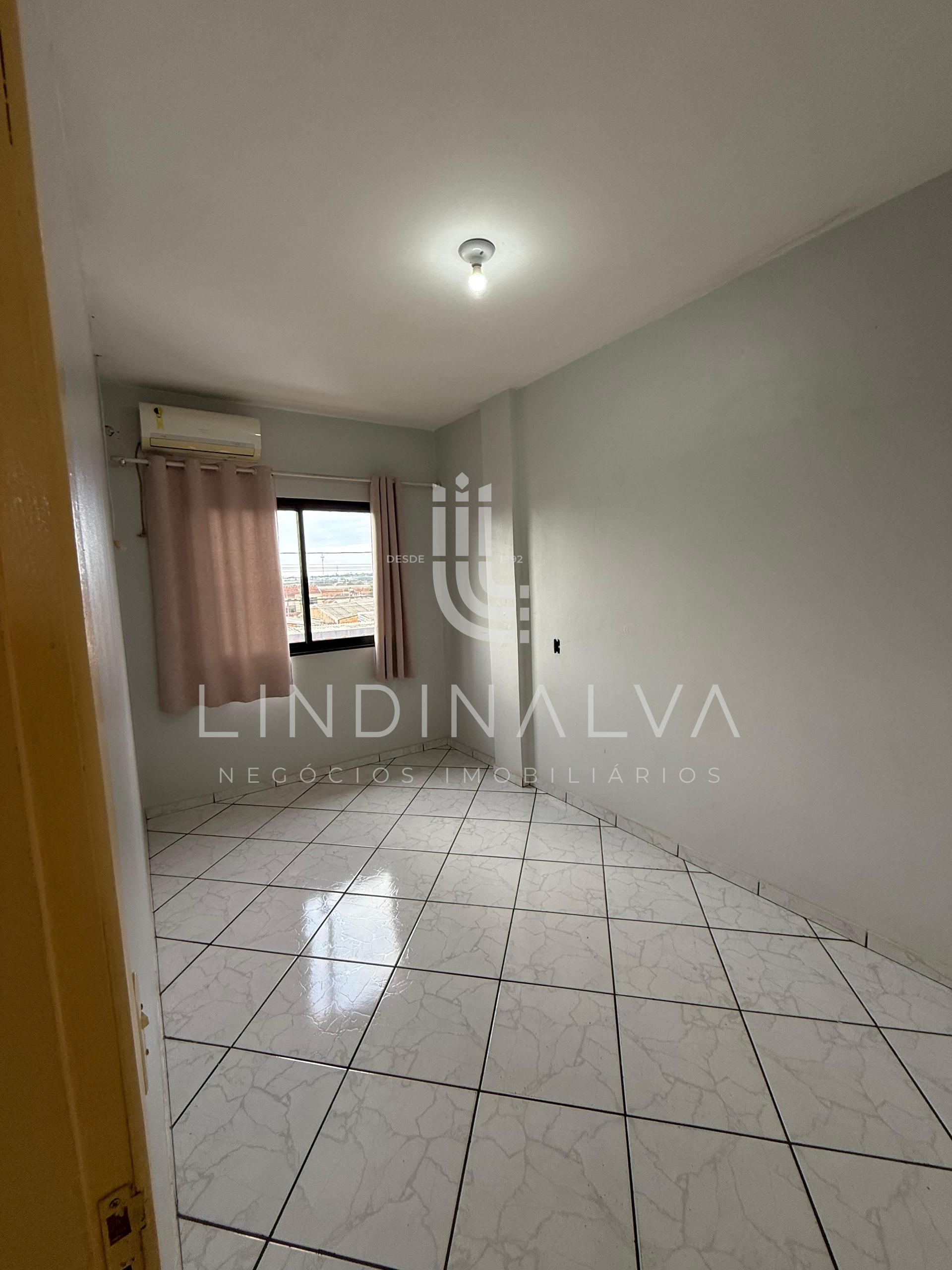 Apartamento com sala comercial e casa nos fundos à venda no Porto Meira/Foz