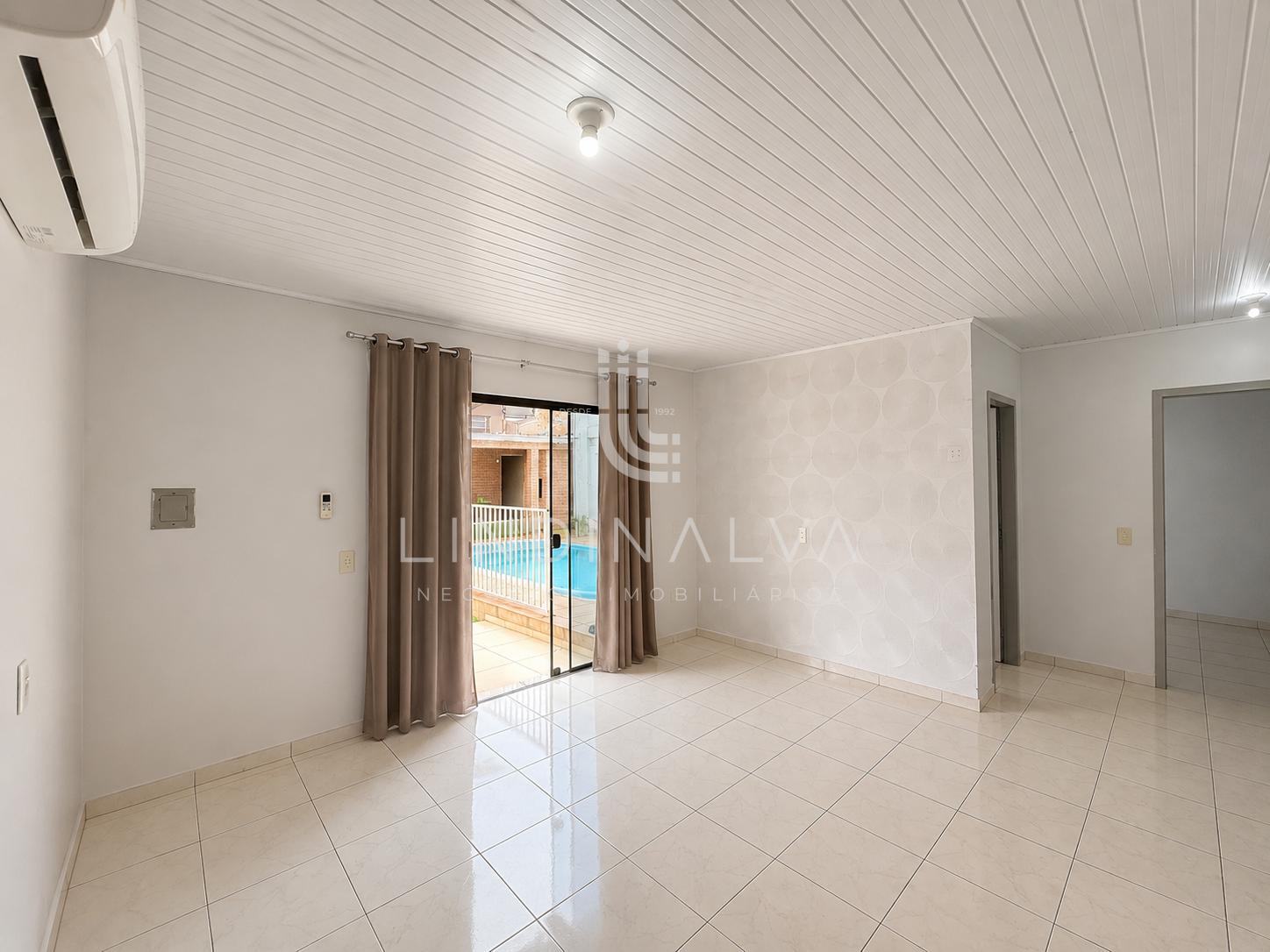 Apartamento com sala comercial e casa nos fundos à venda no Porto Meira/Foz