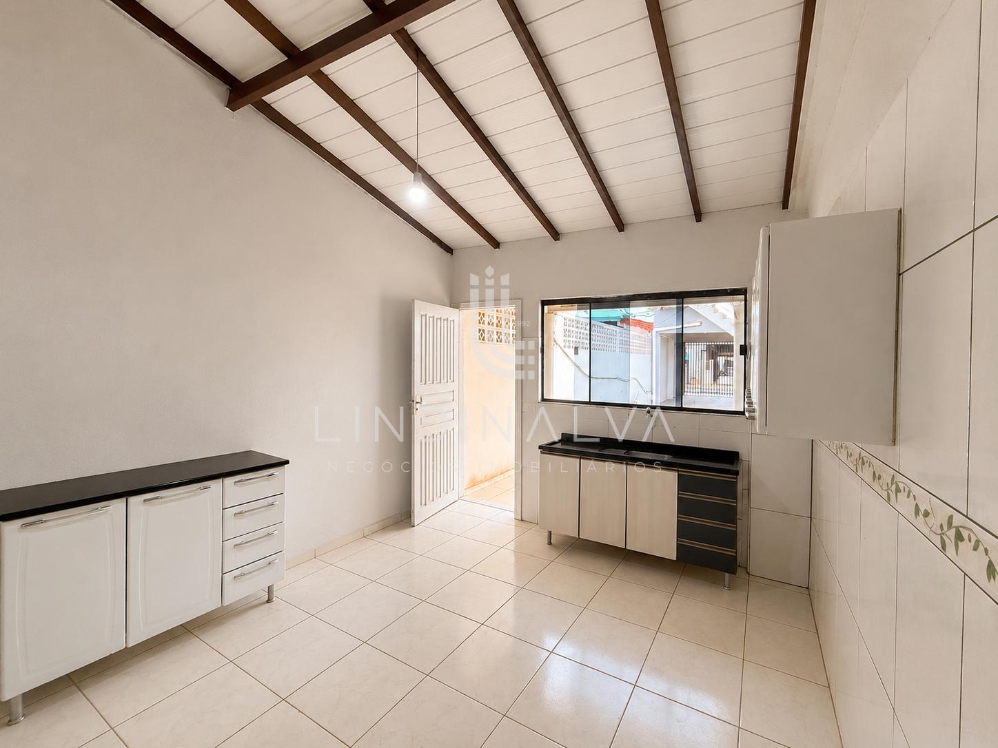Apartamento com sala comercial e casa nos fundos à venda no Porto Meira/Foz