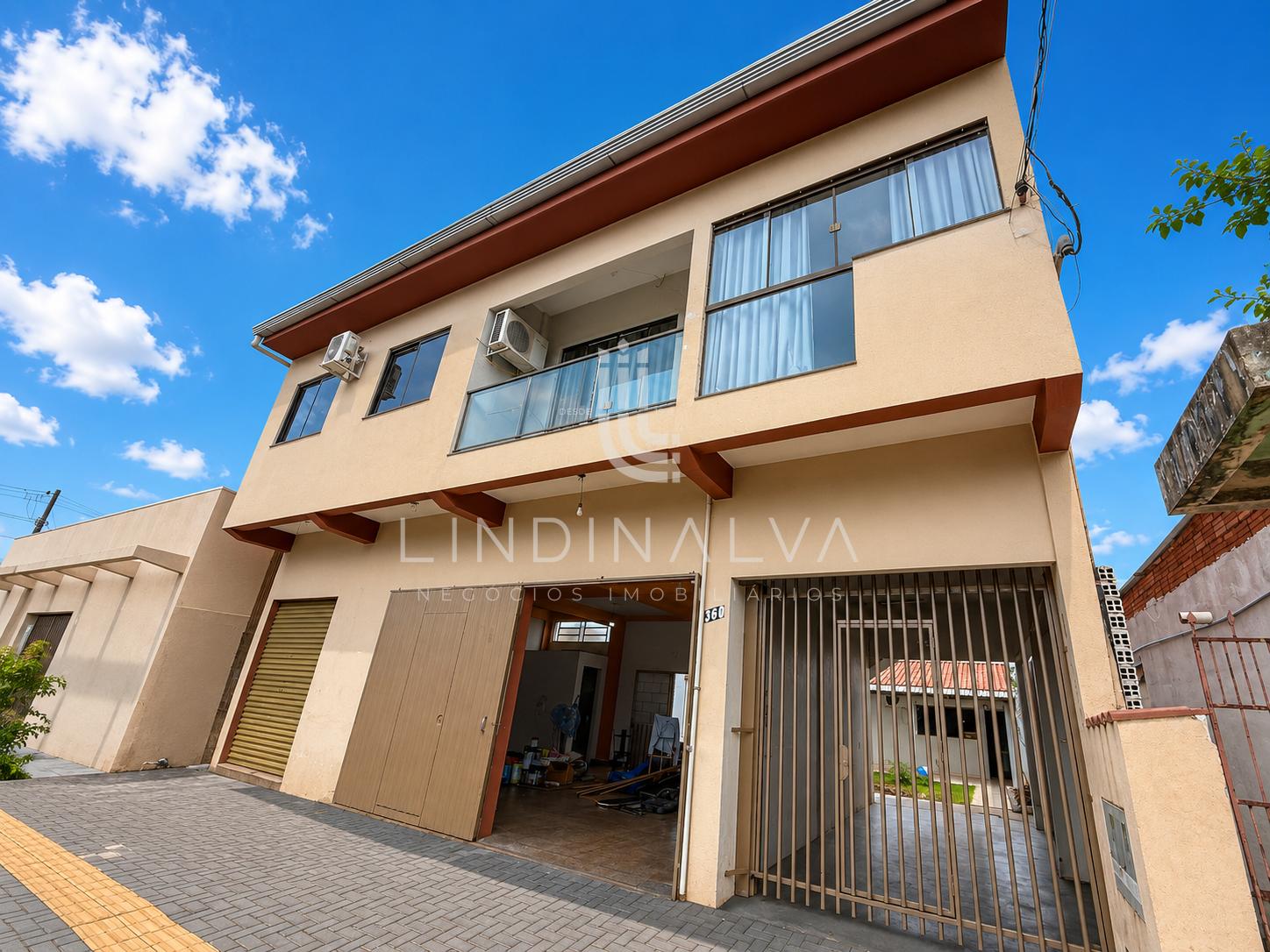 Apartamento com sala comercial e casa nos fundos à venda no Porto Meira/Foz