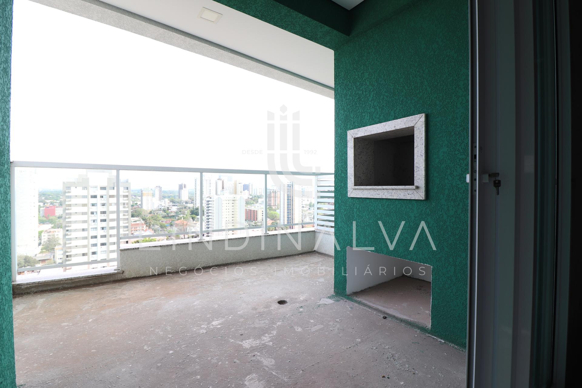 Apto. no Edif. Esmeralda I Aceita apto até 1/3 do valor em Floripa - no Centro/Foz