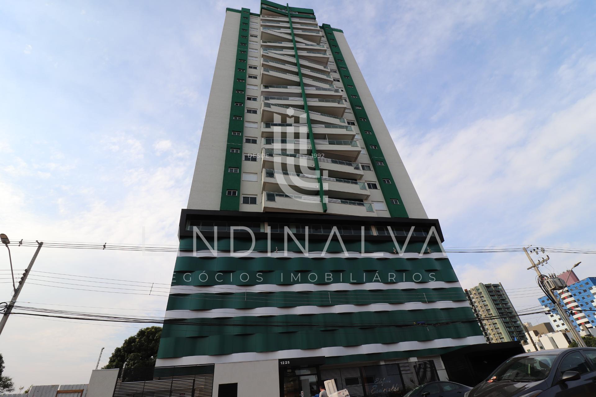 Apto. no Edif. Esmeralda I Aceita apto até 1/3 do valor em Floripa - no Centro/Foz