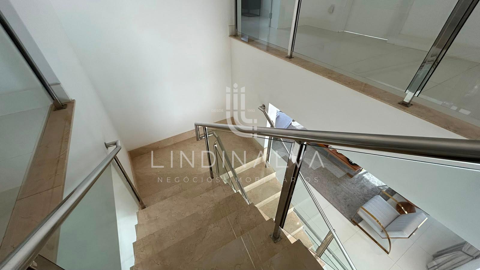 Sobrado mobiliado à venda no Cond. Terras Alpha 2 - Com 4 suítes  piscina