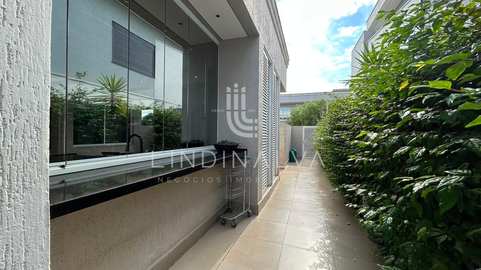 Sobrado mobiliado à venda no Cond. Terras Alpha 2 - Com 4 suítes  piscina