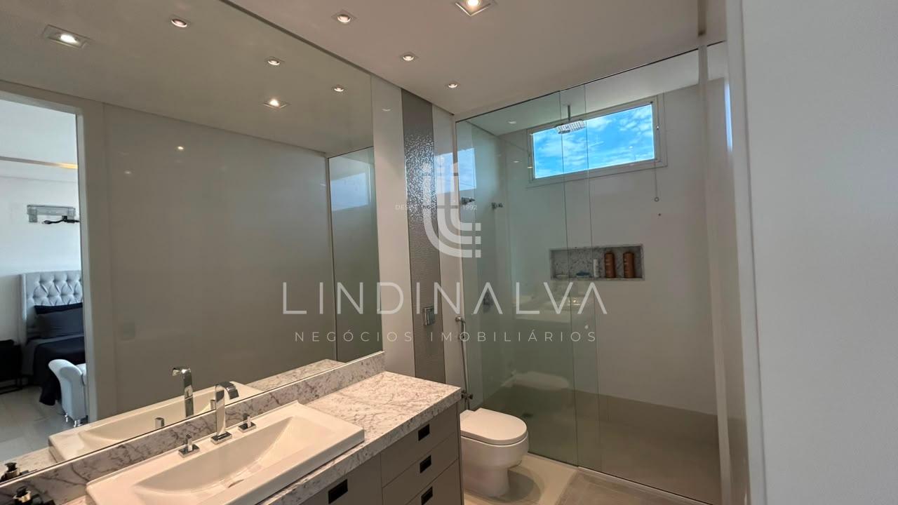 Sobrado mobiliado à venda no Cond. Terras Alpha 2 - Com 4 suítes  piscina