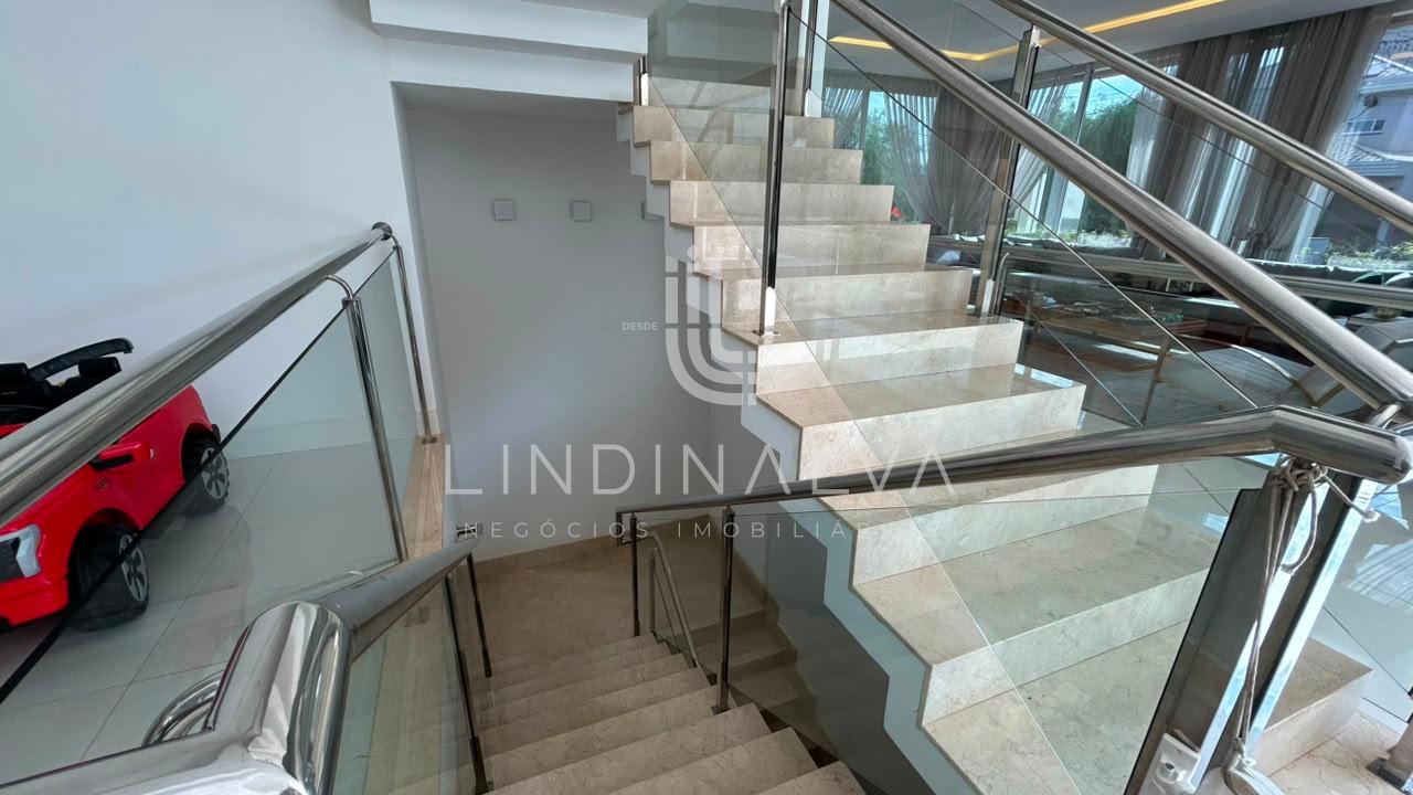 Sobrado mobiliado à venda no Cond. Terras Alpha 2 - Com 4 suítes  piscina