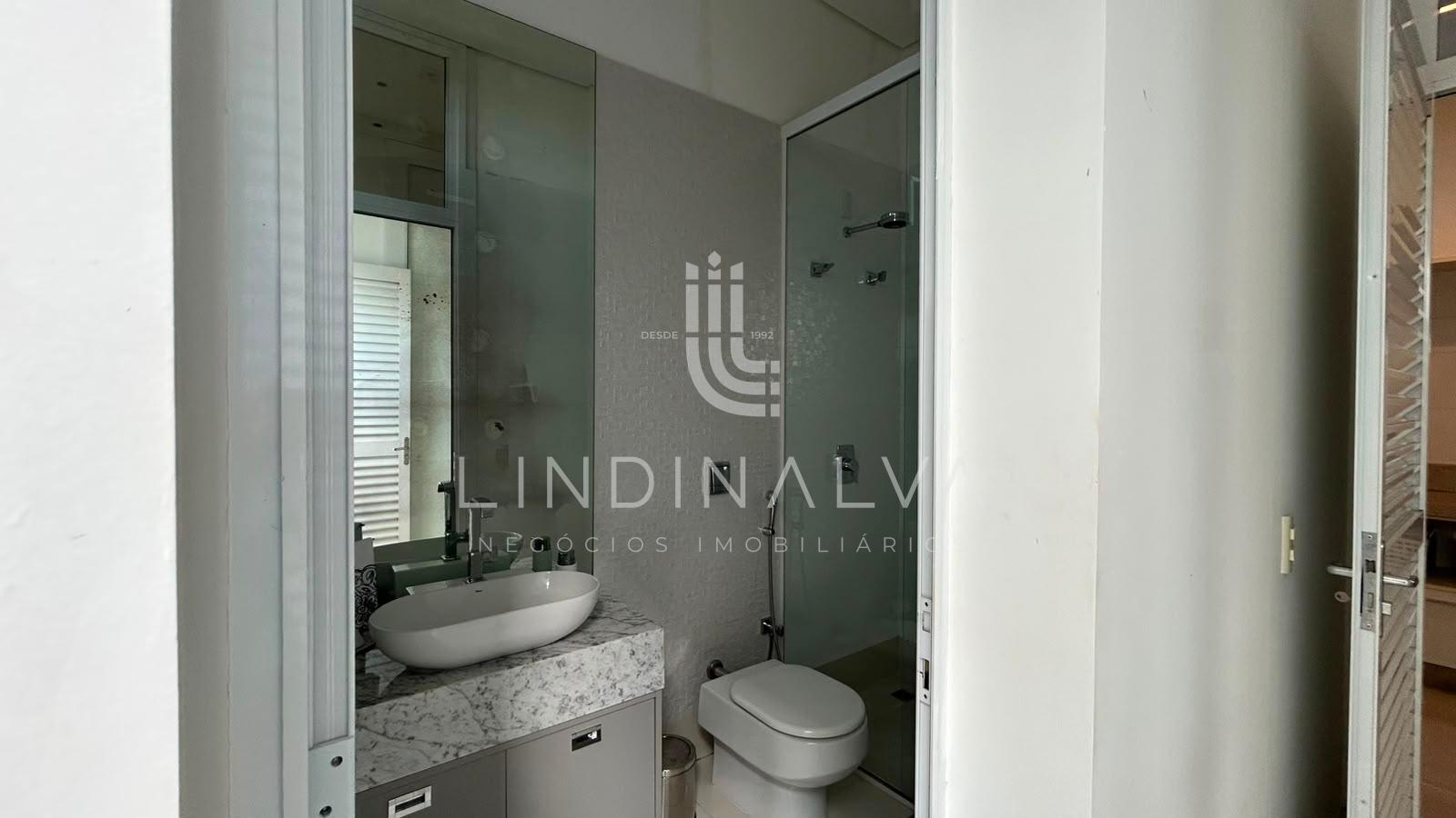 Sobrado mobiliado à venda no Cond. Terras Alpha 2 - Com 4 suítes  piscina