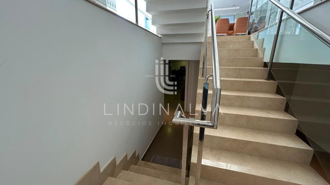 Sobrado mobiliado à venda no Cond. Terras Alpha 2 - Com 4 suítes  piscina