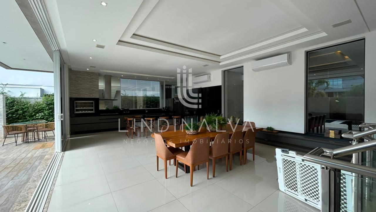Sobrado mobiliado à venda no Cond. Terras Alpha 2 - Com 4 suítes  piscina
