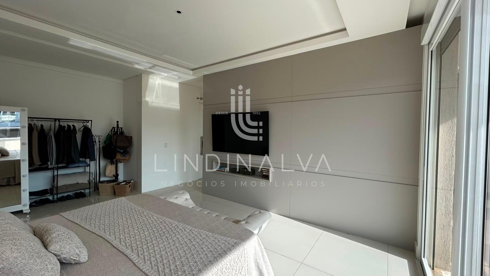 Sobrado mobiliado à venda no Cond. Terras Alpha 2 - Com 4 suítes  piscina