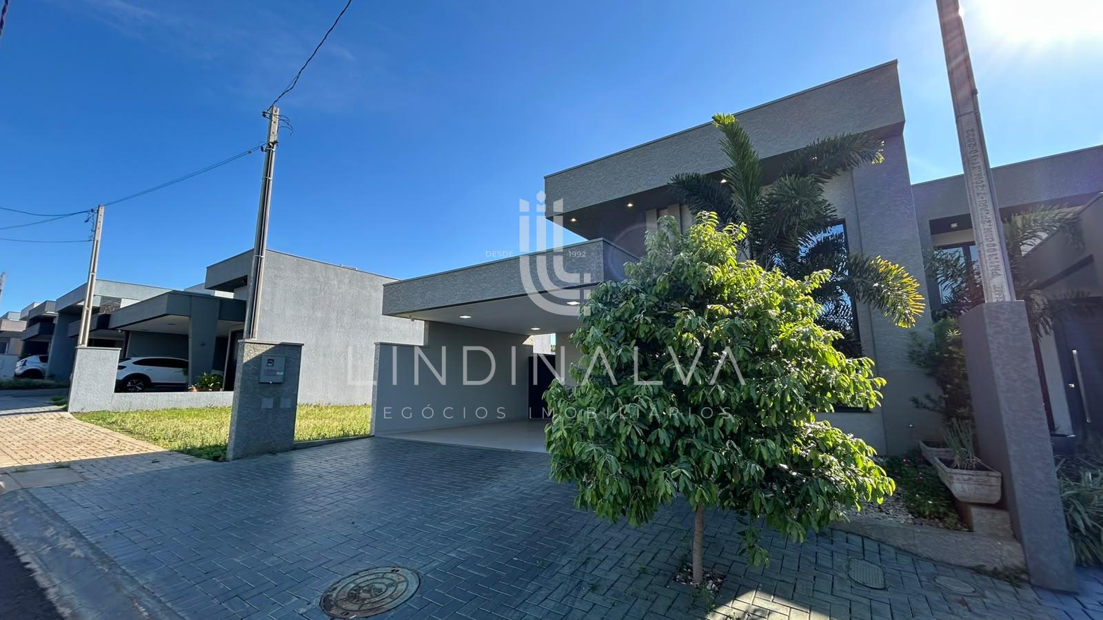 Casa de alto padrão, com suíte, 2 quartos e área goumet - Cond. Vila Margarezi, no Jardim Lancaster