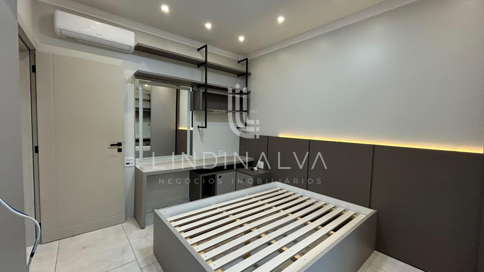Casa de alto padrão, com suíte, 2 quartos e área goumet - Cond. Vila Margarezi, no Jardim Lancaster