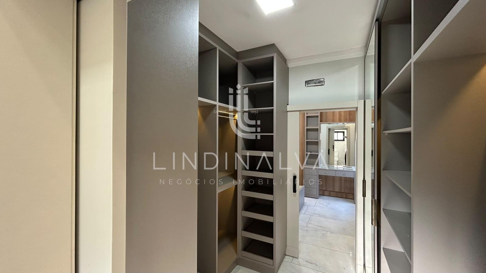 Casa de alto padrão, com suíte, 2 quartos e área goumet - Cond. Vila Margarezi, no Jardim Lancaster