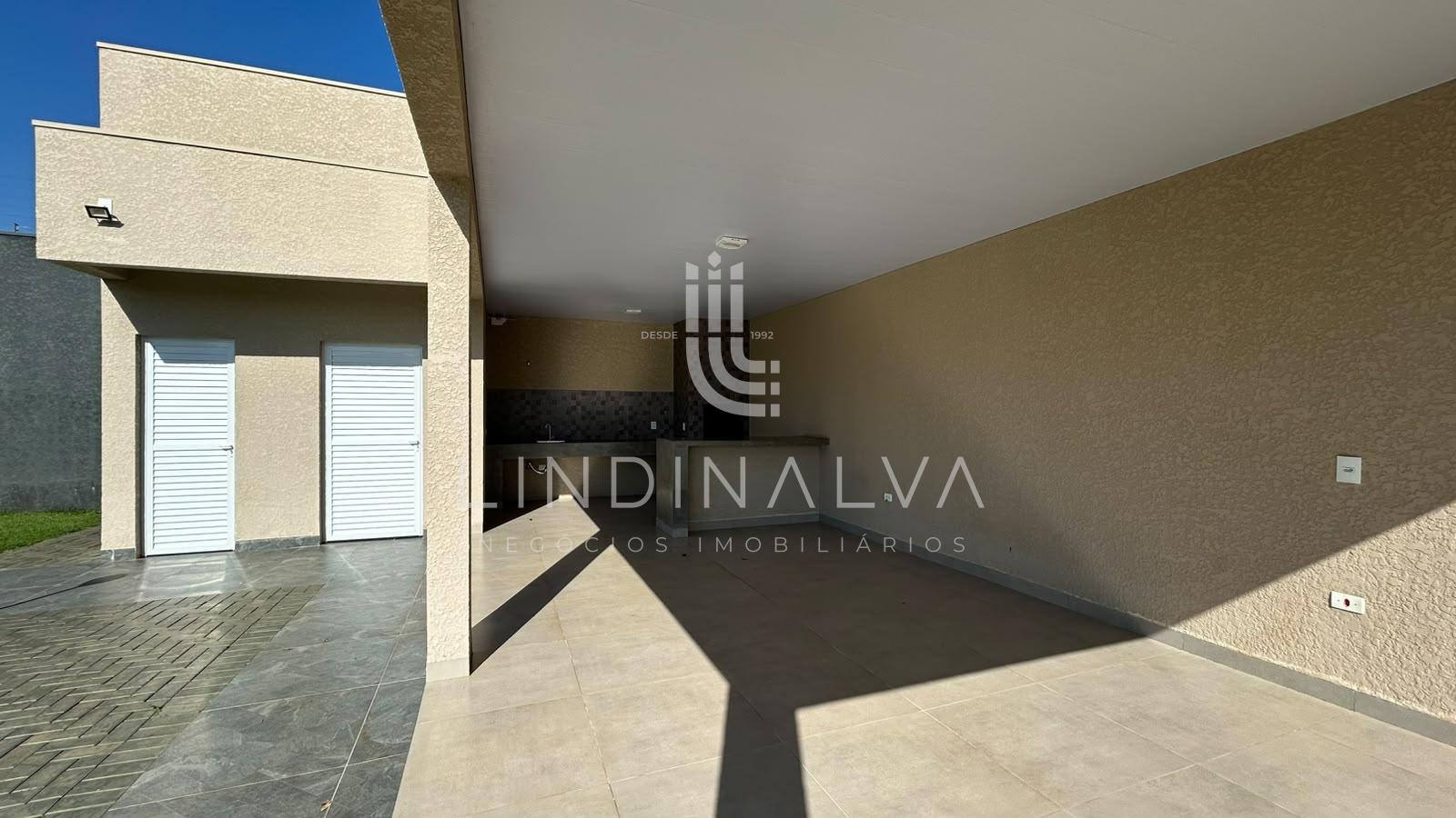 Casa de alto padrão, com suíte, 2 quartos e área goumet - Cond. Vila Margarezi, no Jardim Lancaster