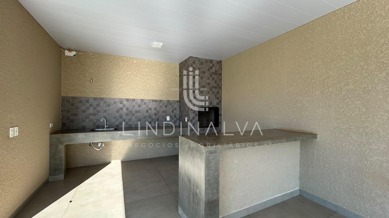Casa de alto padrão, com suíte, 2 quartos e área goumet - Cond. Vila Margarezi, no Jardim Lancaster